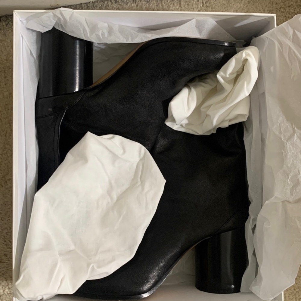 Maison Margiela Tabi leather split-toe ankle boots - Picture 8 of 11